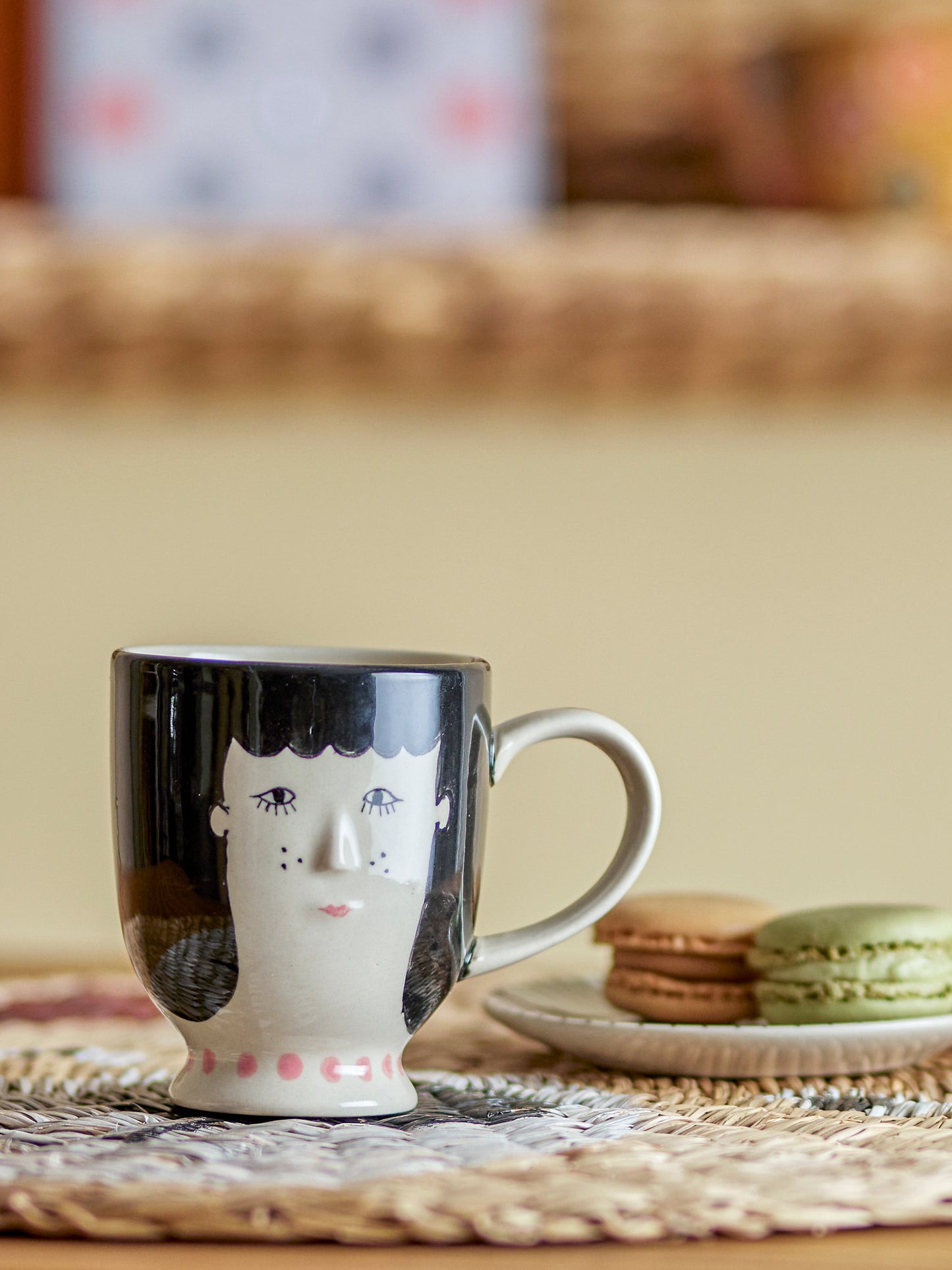 Steinguttasse mit Gesicht | Carolin