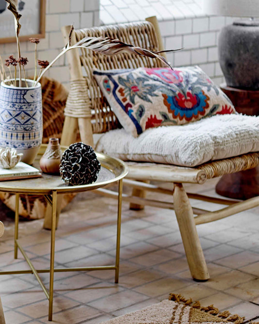 Dekokissen in hell. Auch geeignet als Sitzkissen.