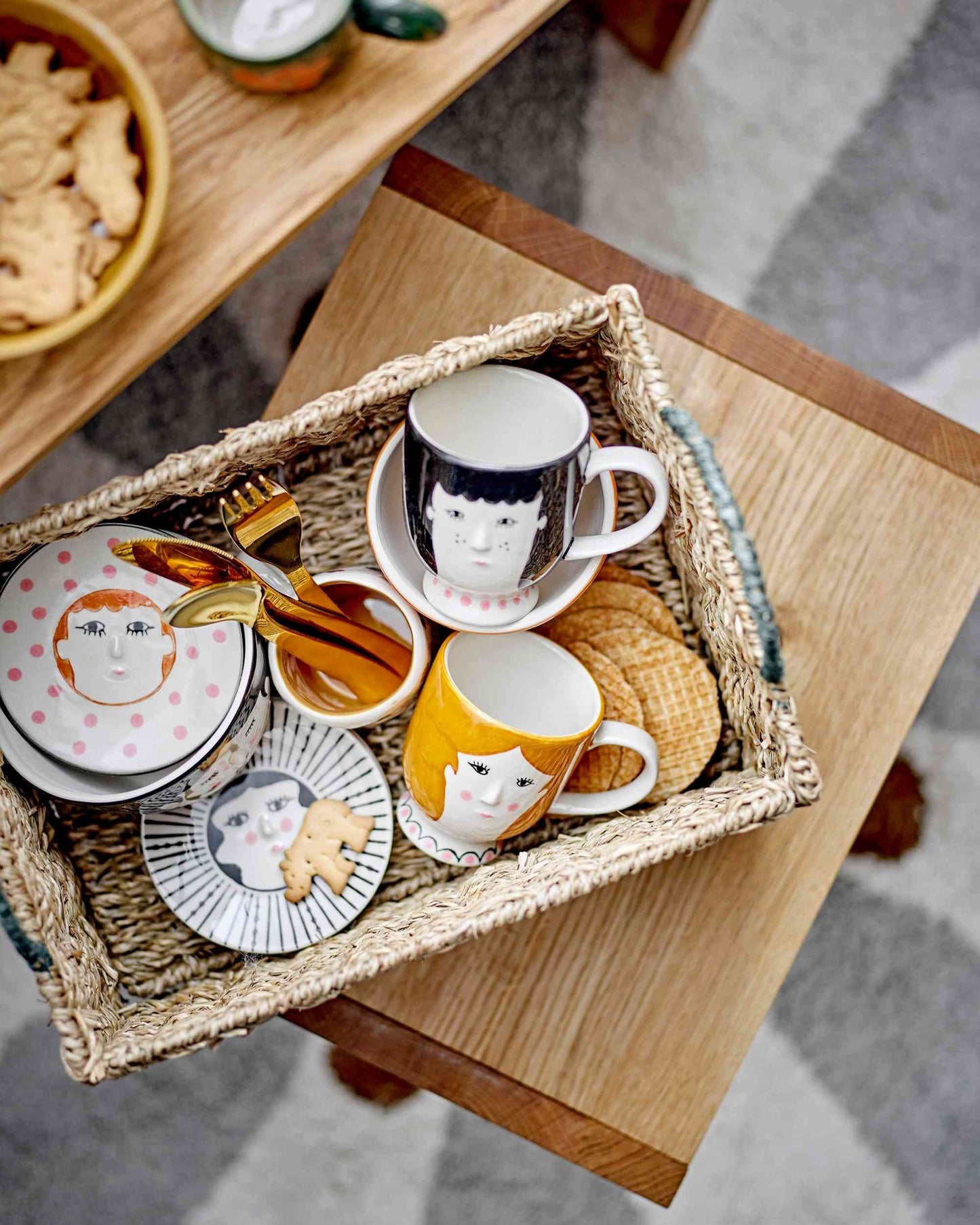 Steinguttasse mit Gesicht | Carolin