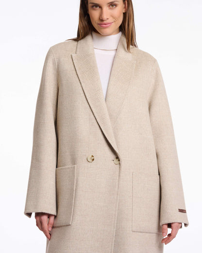 Heller Wollmantel von Rino und Pelle, der auch wendbar ist.